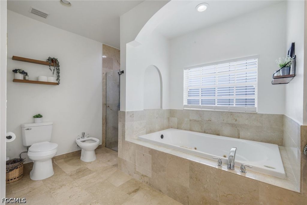 Image 20 of property listing at 1130 NW 14th TER, Cape Coral, FL 33993