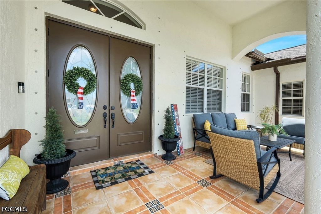 Image 3 of property listing at 1130 NW 14th TER, Cape Coral, FL 33993