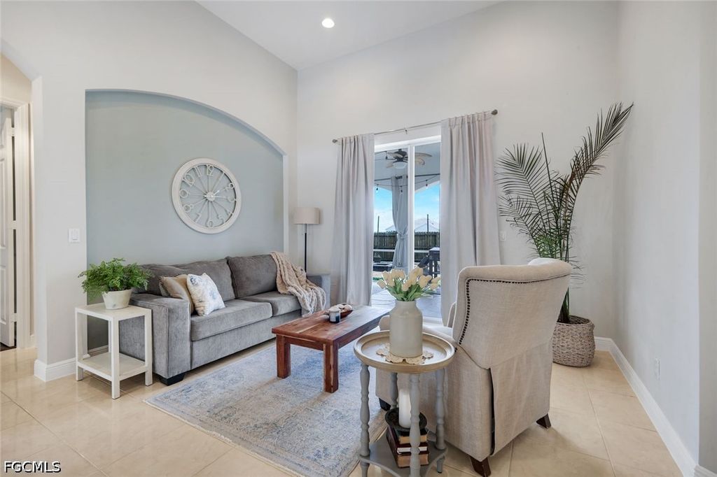 Image 5 of property listing at 1130 NW 14th TER, Cape Coral, FL 33993