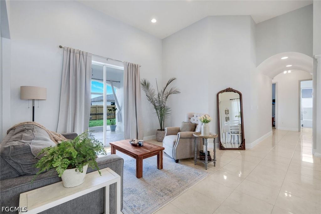 Image 6 of property listing at 1130 NW 14th TER, Cape Coral, FL 33993