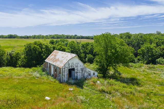 24305 Loring Road, Lawrence, KS 66044