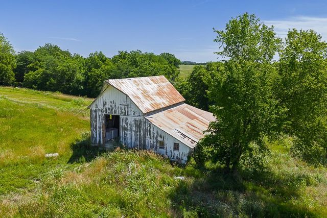 24305 Loring Road, Lawrence, KS 66044