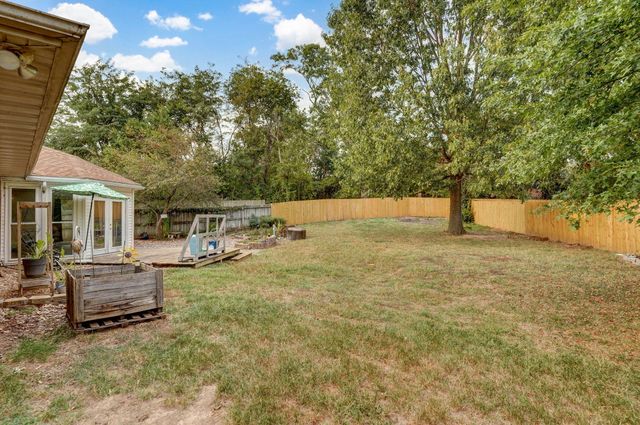 4614 South Falcon Court, Battlefield, MO 65619