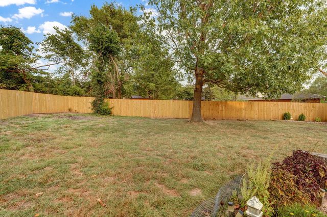 4614 South Falcon Court, Battlefield, MO 65619