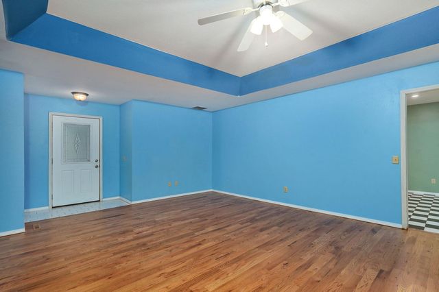 4614 South Falcon Court, Battlefield, MO 65619