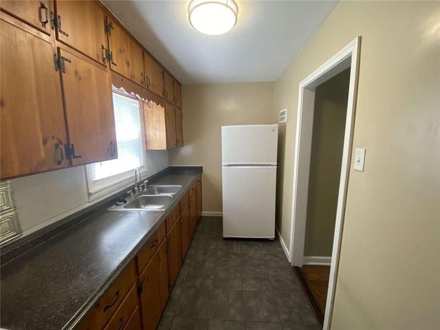 1401 E 21st Avenue, North Kansas City, MO 64116