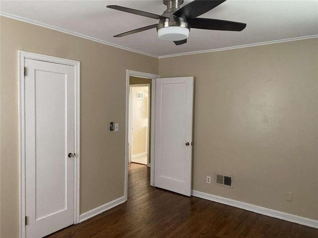 1401 E 21st Avenue, North Kansas City, MO 64116