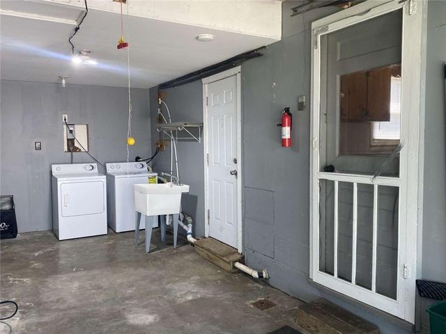 1401 E 21st Avenue, North Kansas City, MO 64116