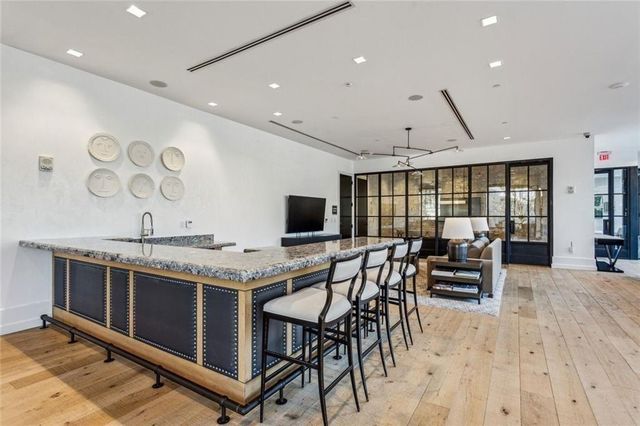 2520 Peachtree Road 602, Atlanta, GA 30305