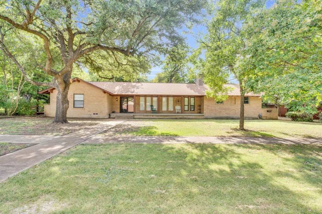 501 N 2nd Street, Midlothian, TX 76065