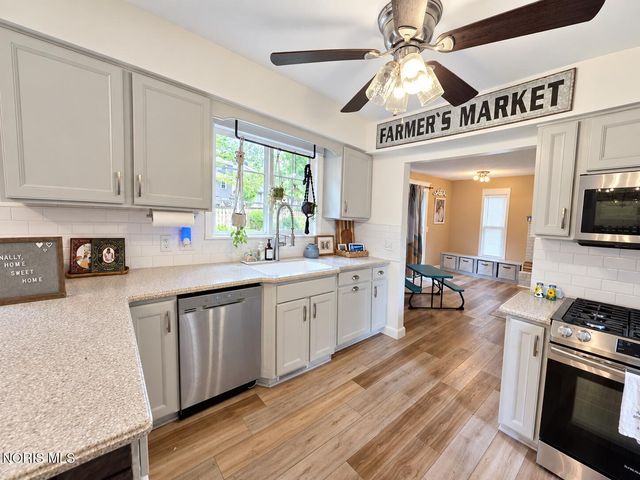 2344 Cheshire Woods Road, Toledo, OH 43617