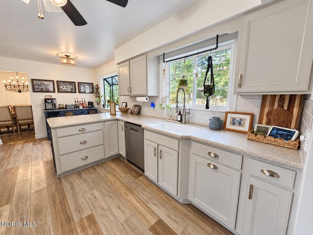 2344 Cheshire Woods Road, Toledo, OH 43617
