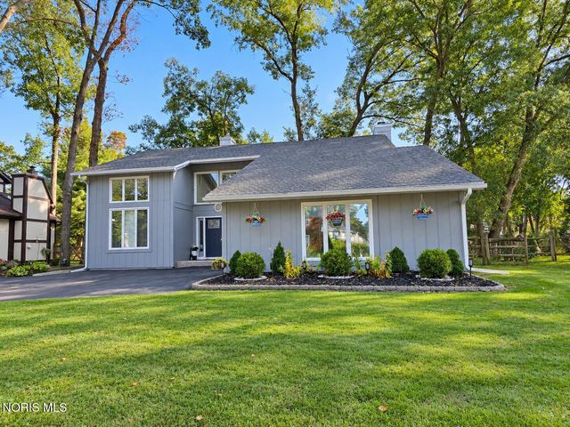 2344 Cheshire Woods Road, Toledo, OH 43617