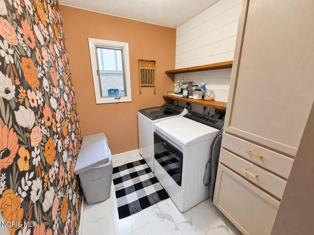 2344 Cheshire Woods Road, Toledo, OH 43617