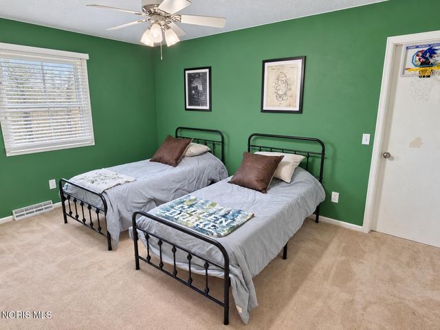 2344 Cheshire Woods Road, Toledo, OH 43617