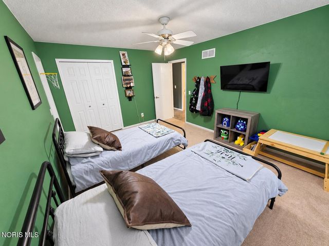 2344 Cheshire Woods Road, Toledo, OH 43617