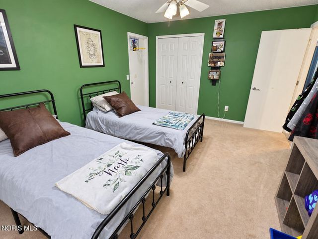 2344 Cheshire Woods Road, Toledo, OH 43617