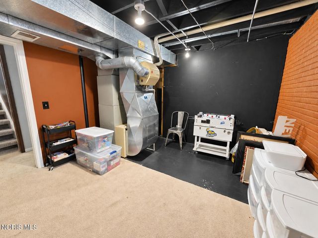 2344 Cheshire Woods Road, Toledo, OH 43617
