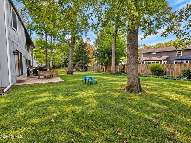 2344 Cheshire Woods Road, Toledo, OH 43617