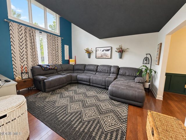 2344 Cheshire Woods Road, Toledo, OH 43617