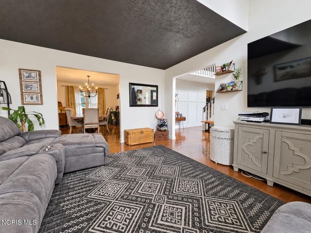2344 Cheshire Woods Road, Toledo, OH 43617