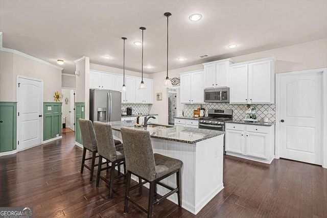 401 Water Oak Court, Canton, GA 30114