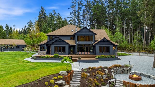 1136 14th Avenue, Fox Island, WA 98333