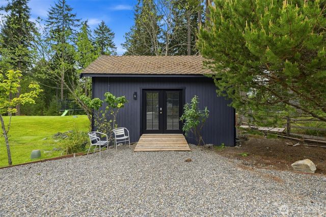 1136 14th Avenue, Fox Island, WA 98333
