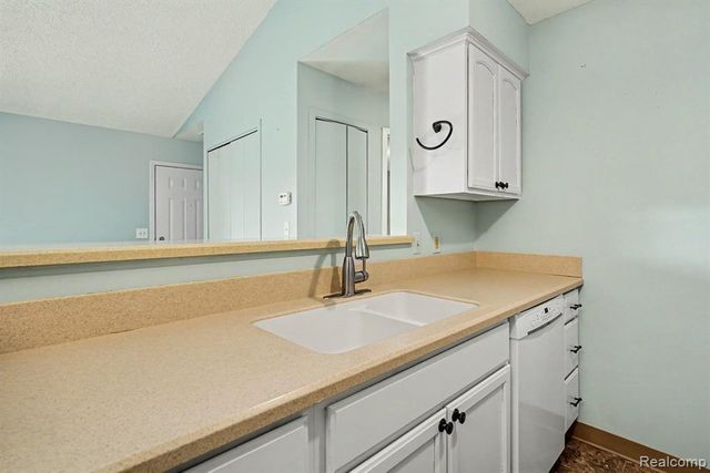 418 Water Tower Circle, Brighton, MI 48116