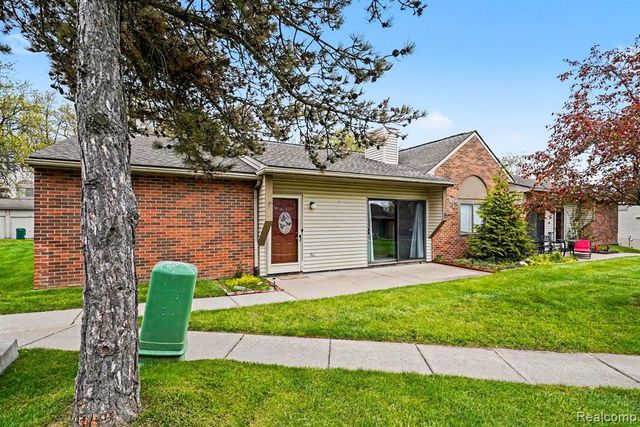 418 Water Tower Circle, Brighton, MI 48116
