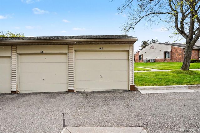 418 Water Tower Circle, Brighton, MI 48116