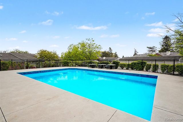 418 Water Tower Circle, Brighton, MI 48116