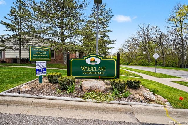 418 Water Tower Circle, Brighton, MI 48116