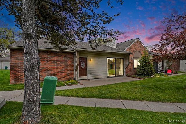 418 Water Tower Circle, Brighton, MI 48116