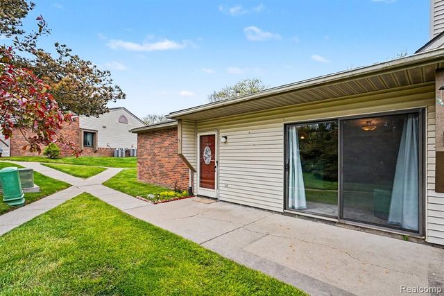 418 Water Tower Circle, Brighton, MI 48116