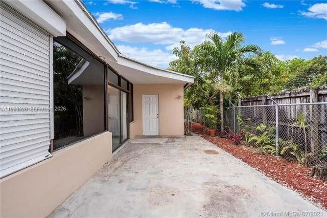52 E 50th Pl, Hialeah, FL 33013