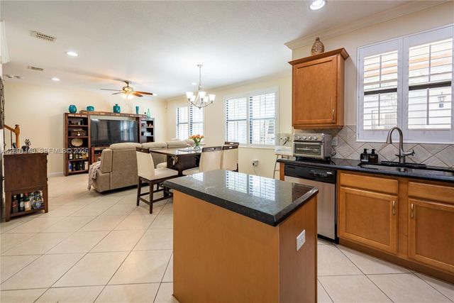 3361 NW 125th Ave, Sunrise, FL 33323