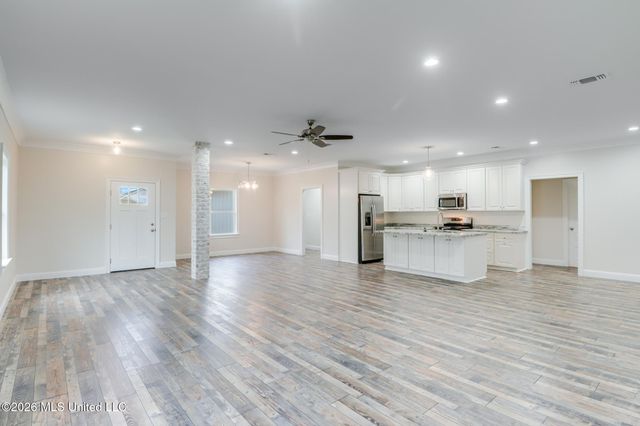 3300 N 9th Street, Ocean Springs, MS 39564