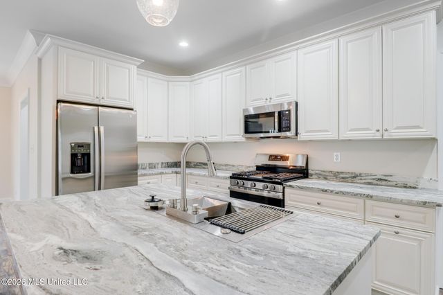 3300 N 9th Street, Ocean Springs, MS 39564