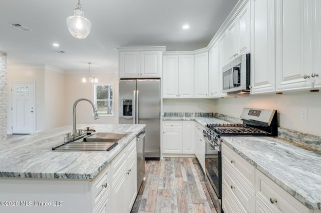 3300 N 9th Street, Ocean Springs, MS 39564