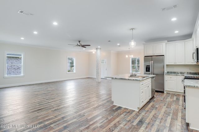 3300 N 9th Street, Ocean Springs, MS 39564