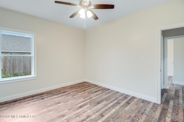 3300 N 9th Street, Ocean Springs, MS 39564