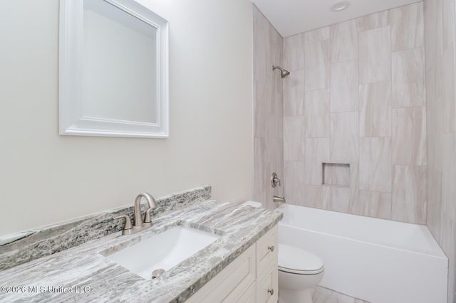 3300 N 9th Street, Ocean Springs, MS 39564