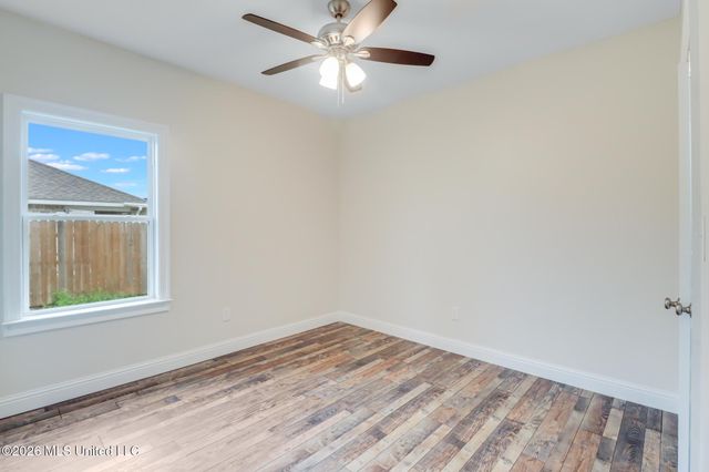 3300 N 9th Street, Ocean Springs, MS 39564