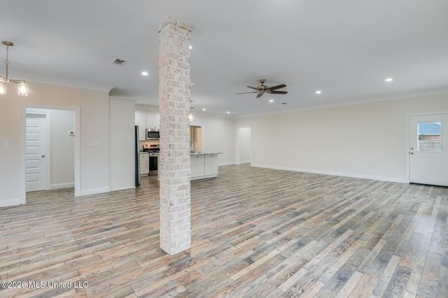 3300 N 9th Street, Ocean Springs, MS 39564