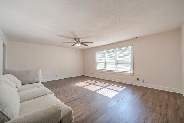 412 Walker St, Waynesboro, TN 38485