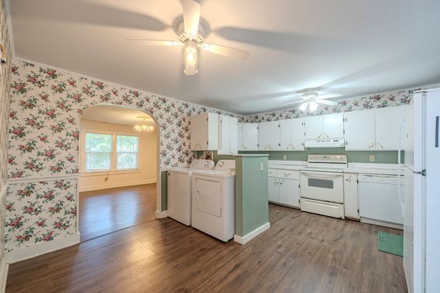 412 Walker St, Waynesboro, TN 38485