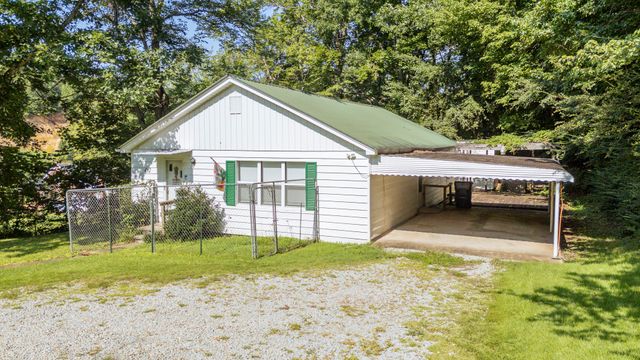 412 Walker St, Waynesboro, TN 38485
