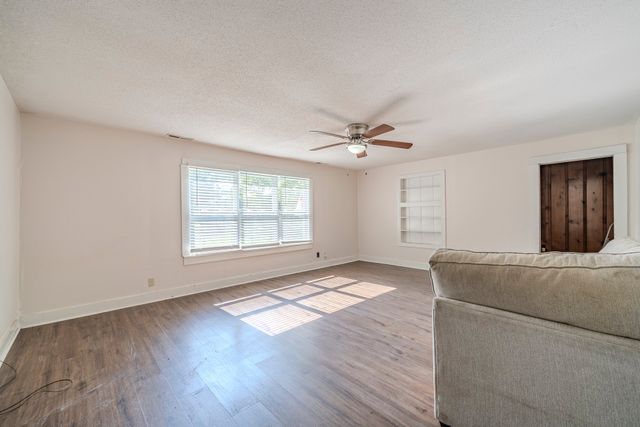 412 Walker St, Waynesboro, TN 38485