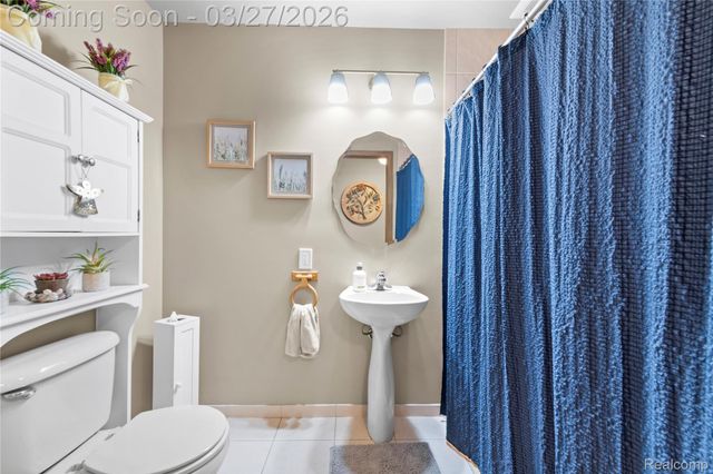 21651 Sylvan Avenue, Brownstown Charter Township, MI 48134